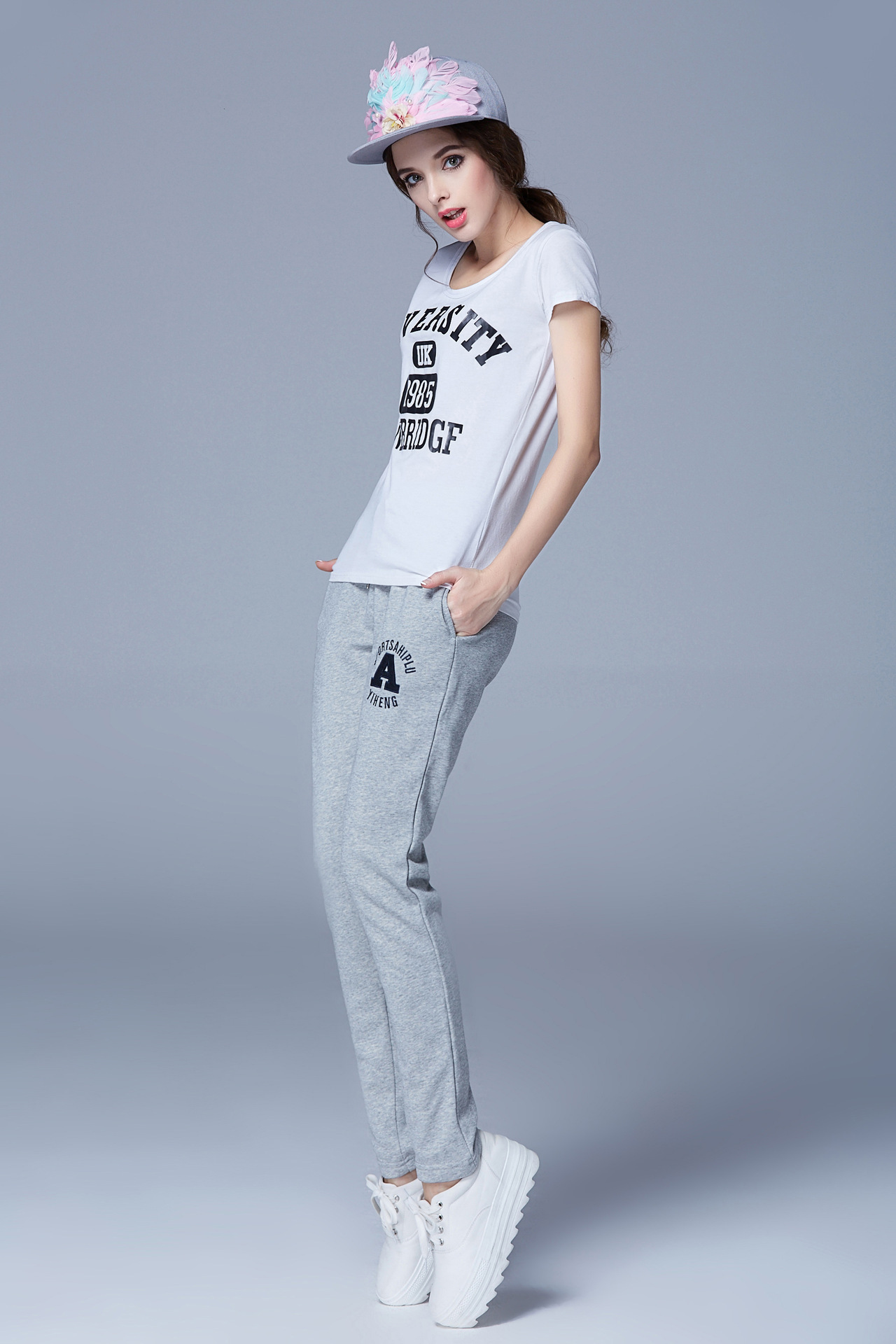 2016秋款新上市高端面料显瘦大码运动休闲裤女 灰色 s