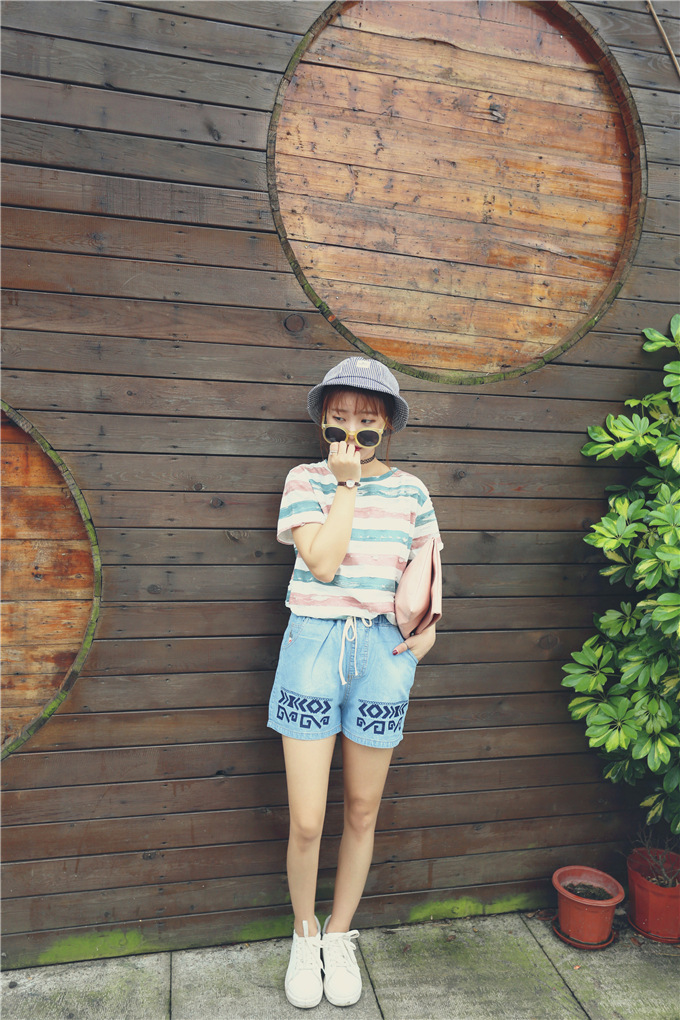 蜜诺依 2016夏季新款学院派小女生松紧腰系绳高腰印花刺绣牛仔短裤 浅