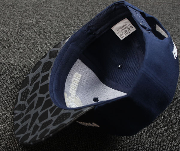 春季新款 横条美国旗平沿街舞嘻哈帽子bd 黑色