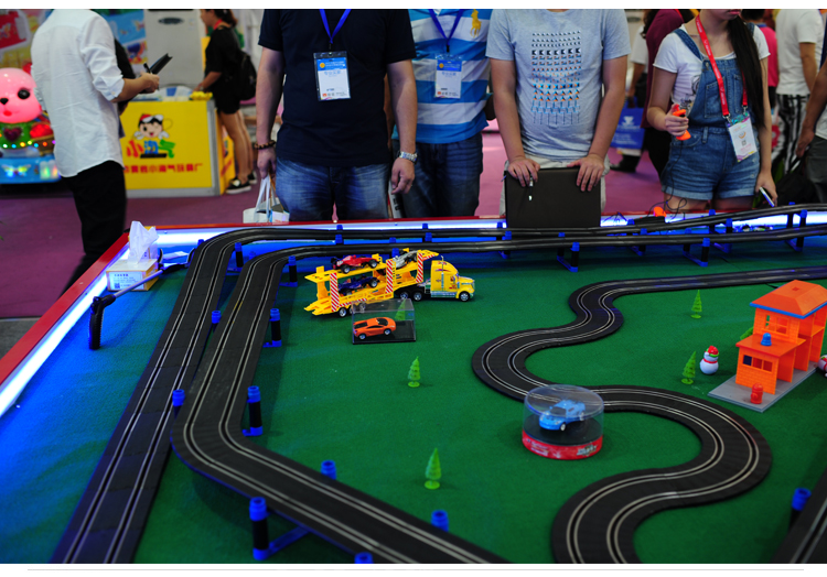 track 第一赛道 遥控轨道赛车 游戏机 儿童游乐设备 遥控赛车模拟