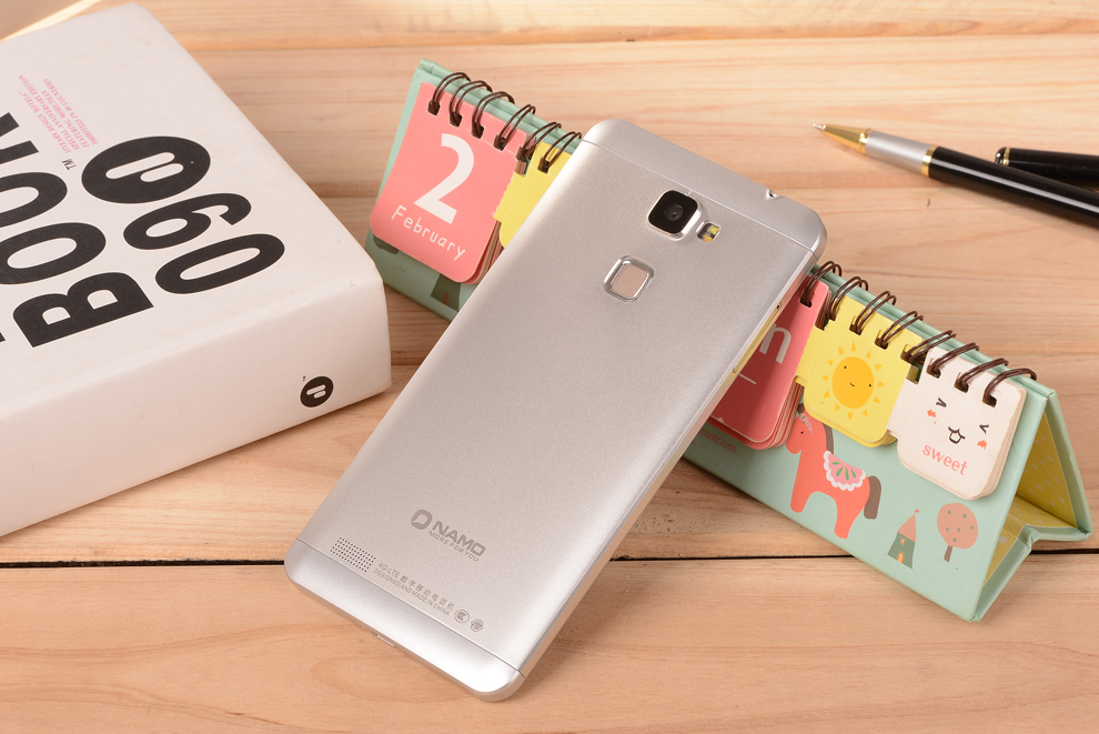 
                                        夏朗(NAMO)新蓝Mate (X9008) 安卓智能手机移动4G 金                