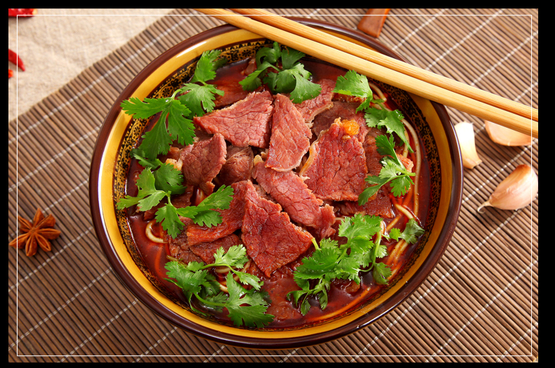 輕戀襄故里襄陽牛肉麵方便速食牛油鹼水面湖北襄陽特產襄陽牛雜麵8袋