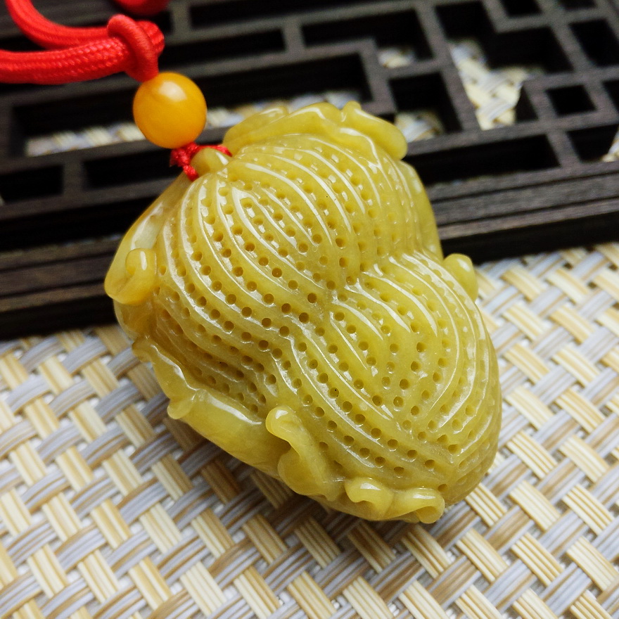 珠宝玉器 翡翠 云聚翡翠冰糯种满色黄翡如意花生吊坠63.