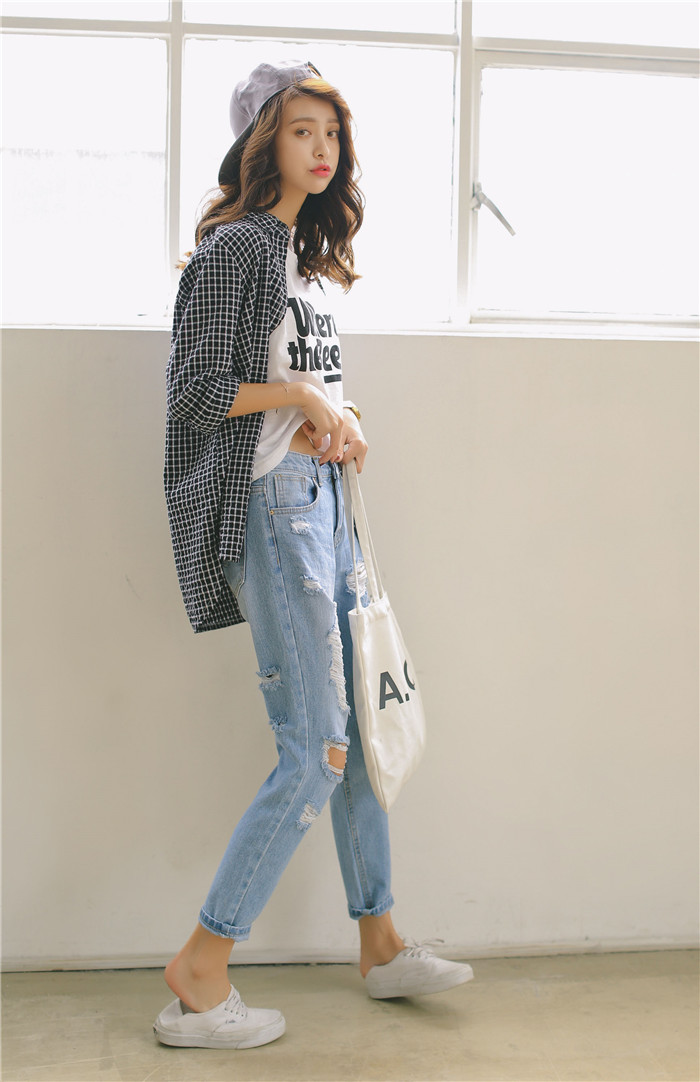 思爱情 新款 浅色宽松破洞休闲磨破牛仔哈伦裤女垮裤 浅蓝色 26