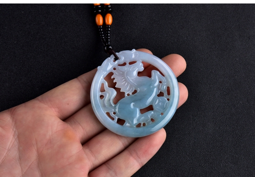 冰糯种浅绿马到成功翡翠挂件3303g好运玉业