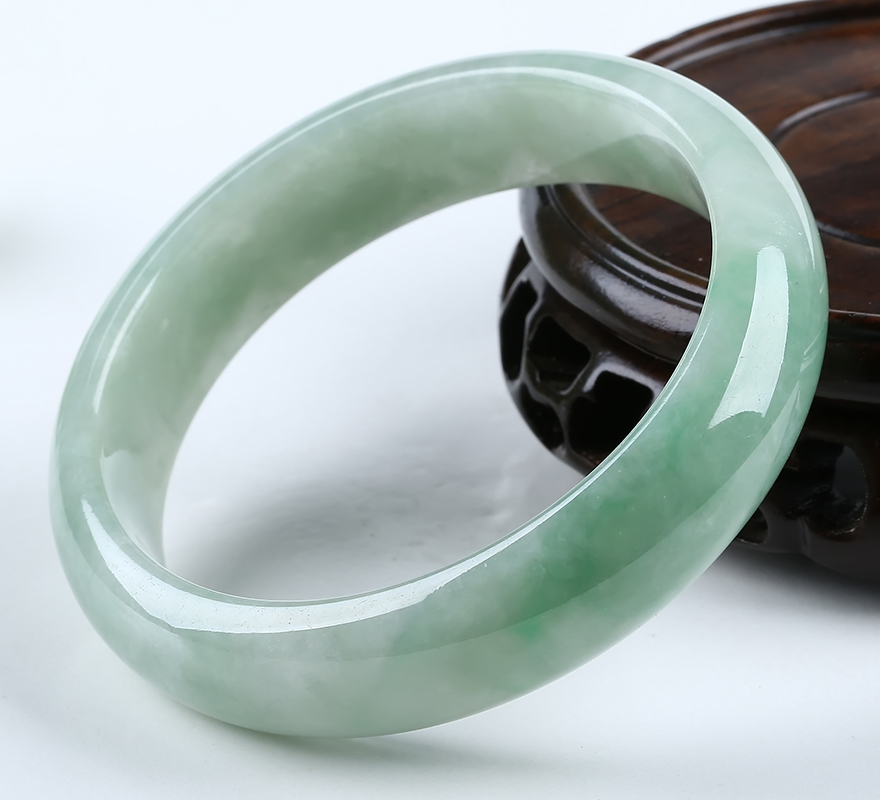 誉满堂珠宝 冰糯种豆绿色翡翠手镯 内径58.1mm 67.44克