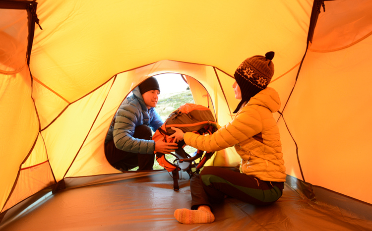牧高笛户外装备 登山露营防沙四季双人双层野营带雪裙高山帐篷mx2 红
