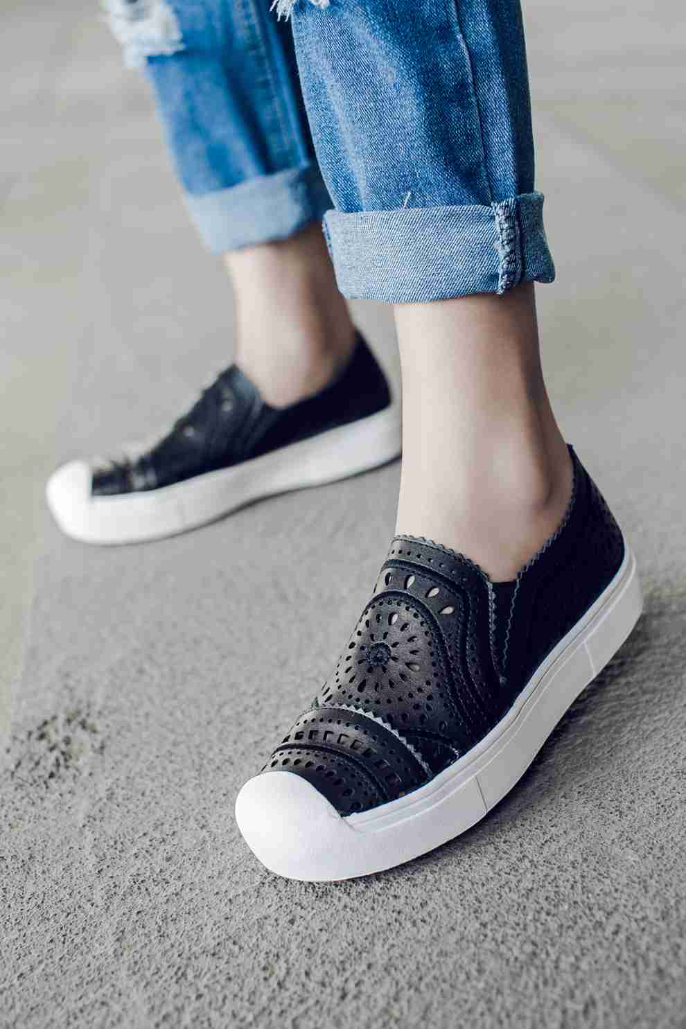 玛丽兰春夏休闲鞋镂空雕花女鞋舒适透气套脚单鞋时尚女鞋 黑色 38