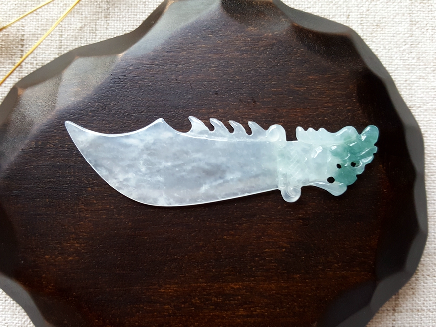 老坑冰种 浅绿飘花翡翠龙头大刀吊坠 4.22克 传世珠宝