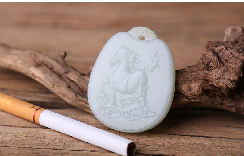 和田玉青白玉吊坠马到成功男女款玉佩