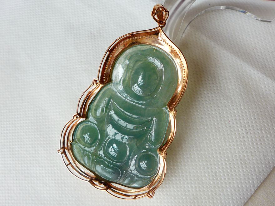 卡贝娜姿翡翠 冰种镶嵌观音吊坠 20.86g