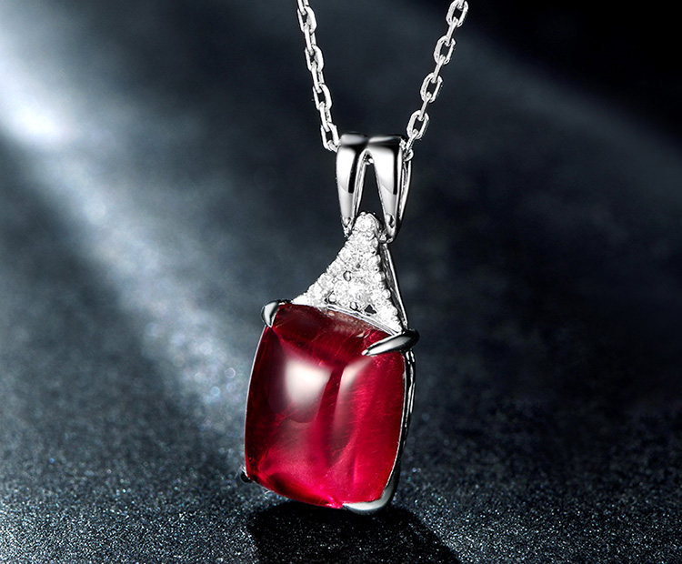 米莱珠宝 4.98克拉鸽血红红碧玺吊坠女款 18k金镶嵌7分钻石