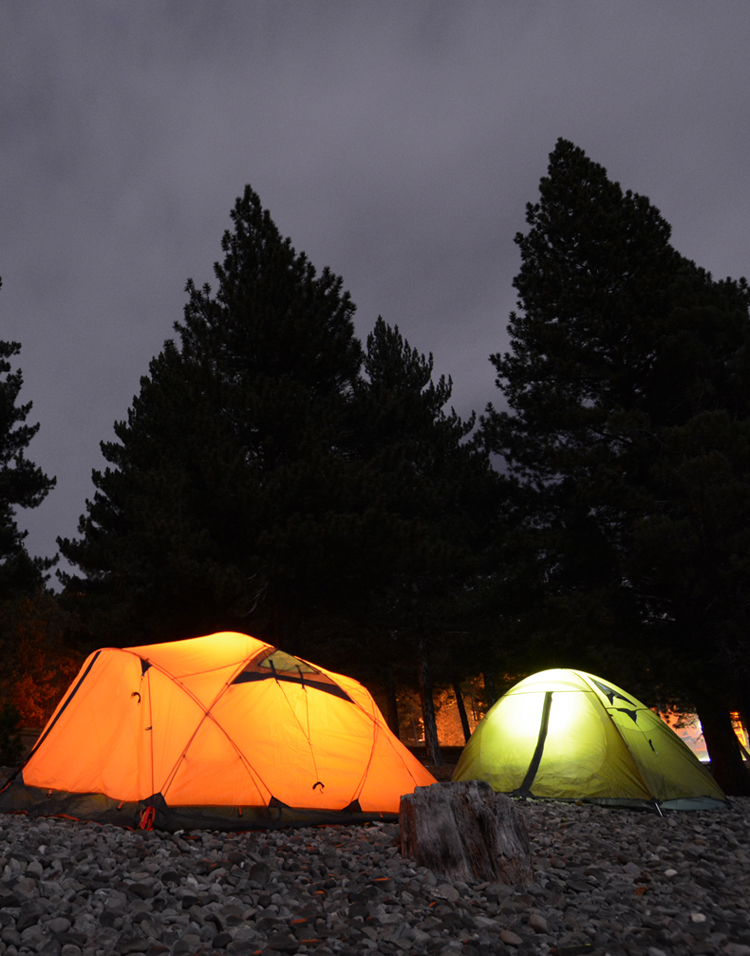 牧高笛户外装备 登山露营防沙四季双人双层野营带雪裙高山帐篷mx2 红