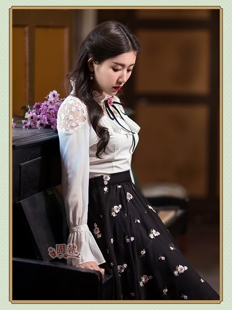 固执春装新款文艺复古修身立领拼接蕾丝喇叭袖百搭t恤上衣 白色 m