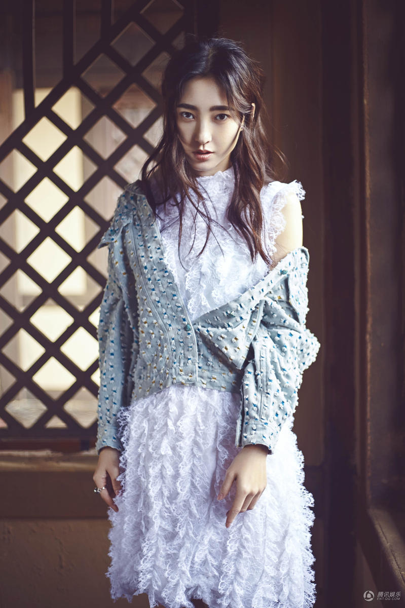 奇代购女装连衣裙2017夏季新款欧美无袖重工蕾丝花边礼服裙子 白色 m