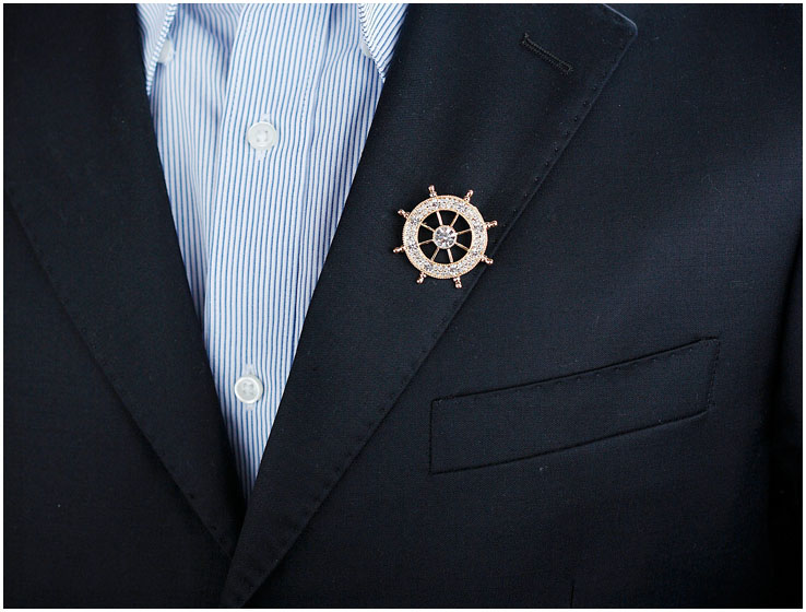 复古海军风胸针男西服胸花船舵胸章欧美潮人徽章水晶别针勋章饰品 银