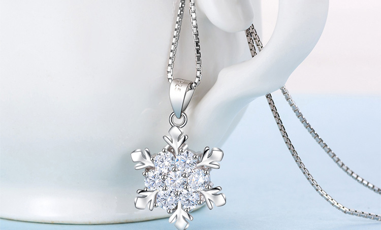 七度(seven degree)s925银项链女款雪花锆石吊坠女锁骨链 配45cm盒仔