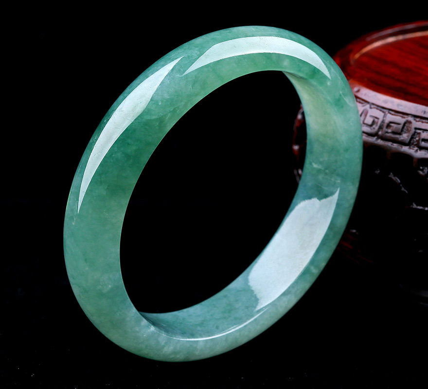 碧翠玑珠宝 冰种油底飘花贵妃玉镯 46.3g