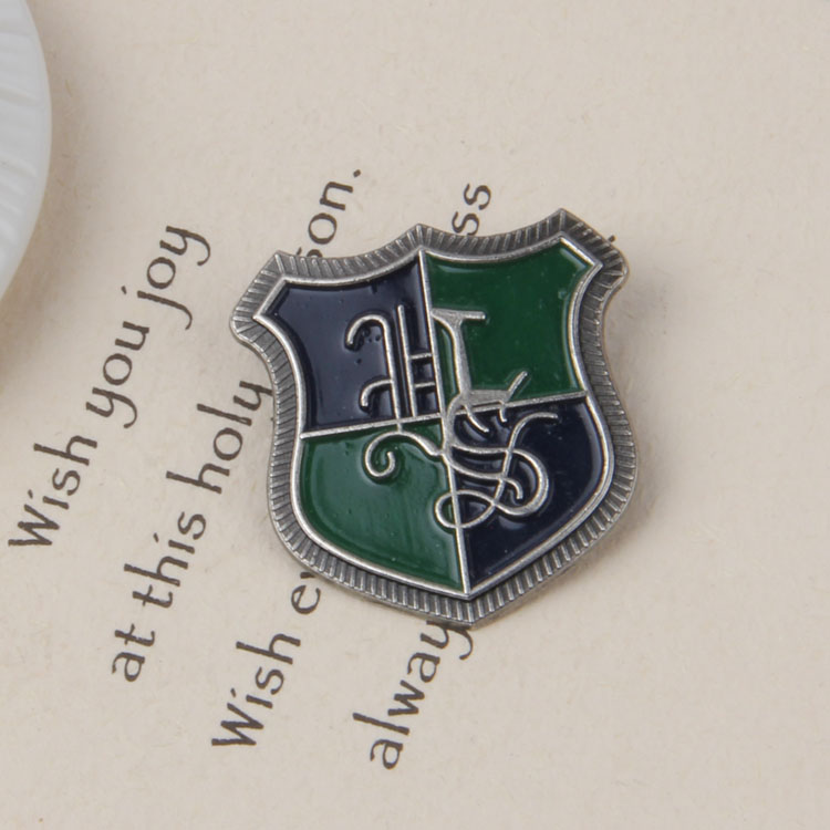 韩国英伦复古爱心胸章 男女胸针金属盾牌徽章别针潮 g-22