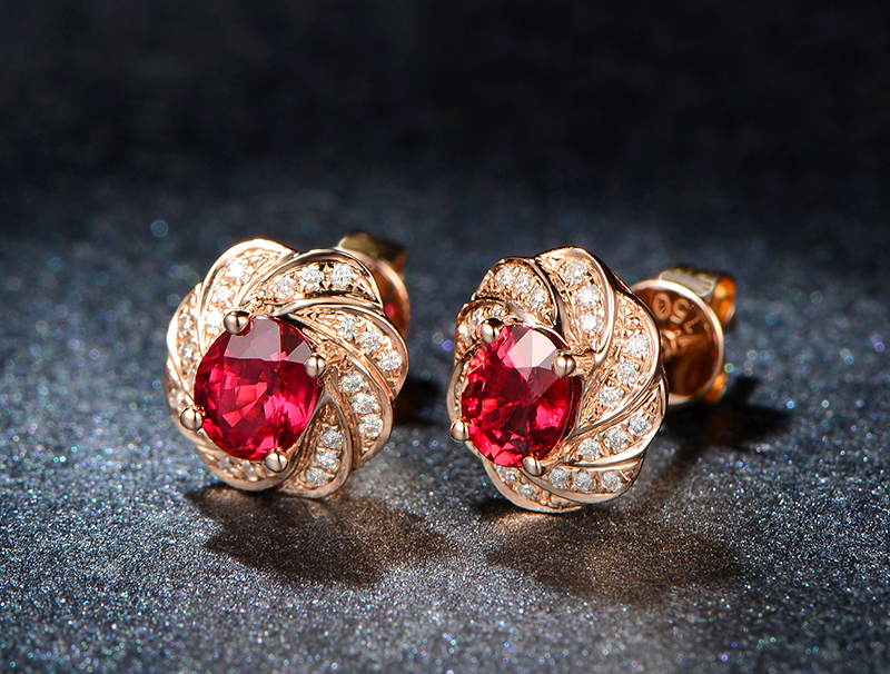 15克拉鸽血红宝石耳环耳钉 18k金镶嵌钻石耳钉 彩色宝石 约15个工作日