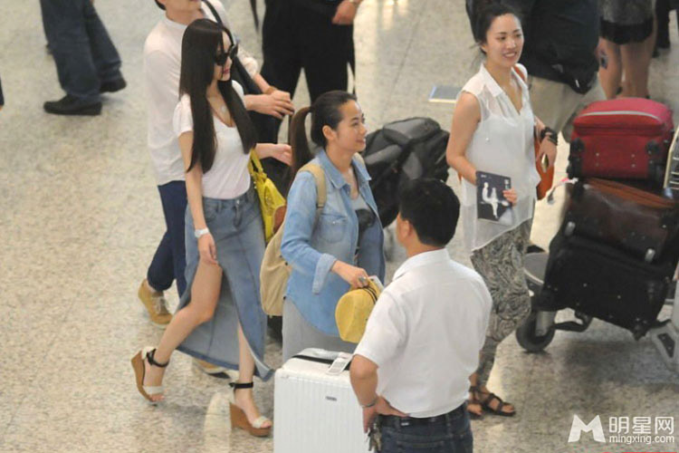 冬泉谷 韩版新款女开叉包臀裙显瘦中裙女半身裙牛仔裙一步裙长裙 浅蓝色 S码平时穿2526