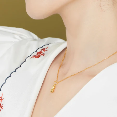 Luk Fook Jewelry Pure Gold Good Deed Peanut Gold Pendant Women's Pendant Without Necklace Gift Valuation L01GTBP0007 1.24g Including labor costs 90 yuan