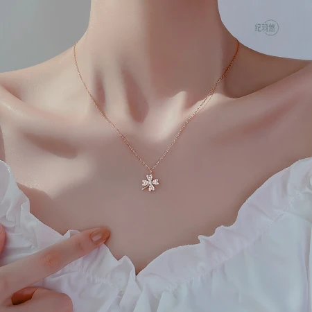 Ji Yuyou four-leaf clover necklace female Korean summer new fashion simple gift cold wind clover 925 silver clavicle chain four-leaf clover pendant necklace - white gold [white diamond]
