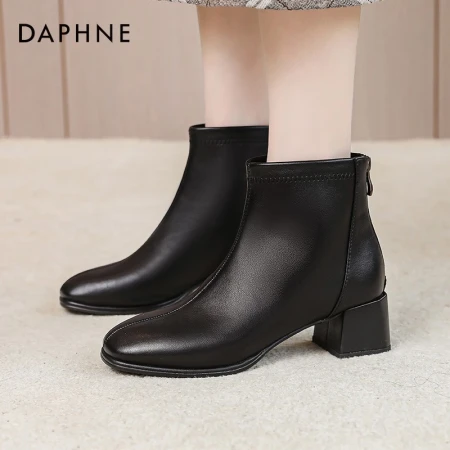 Daphne's official Martin boots women's 2022 autumn and winter new short boots plus velvet all-match thin boots French small ankle boots black single-line style 38