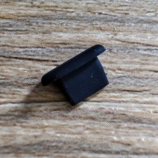 Ye Yu is suitable for mobile phone charging port dust plug, Apple Type-C data port soft rubber plug, protective cover, silicone dust cover, black Type-C port round head rope, 5 pieces