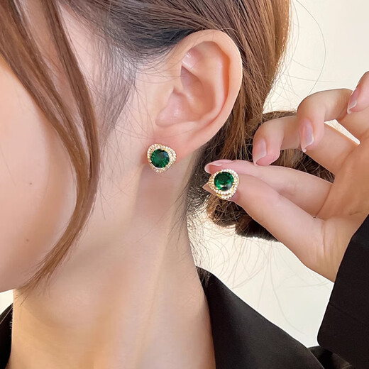 Idel's design-sounding earrings, feminine, Korean personality niche earrings, 2025 new trendy Internet celebrity winter style, versatile earrings, temperament goddess style E3360