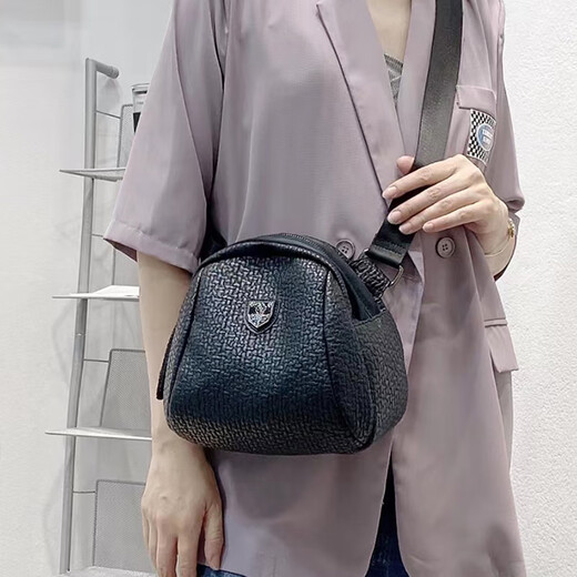 Kuqi Kangaroo Big Stomach Messenger Bag Women 2024 Summer New Fashion Shoulder Women's Bag Versatile Soft Leather Shell Bag Black Cowhide Letter Strap