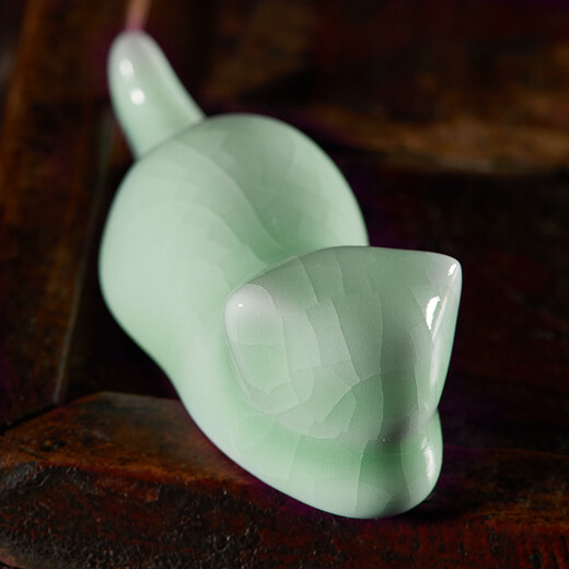 Low price on the whole network Rongbaozhai Four Treasures of the Study French Brush Holder Mountain Brush Holder Brush Holder Paperweight Ruler Ceramics Ru Kiln Ice Split Glaze Cute Kitten Pen Holder-Douqing