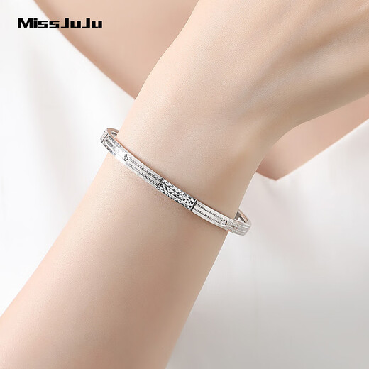 Miss JuJupt950 platinum bracelet for women, platinum semi-solid royal concubine bracelet with hidden buckle design, inner diameter 54mm, weight 14.46g, width about 4.0mm
