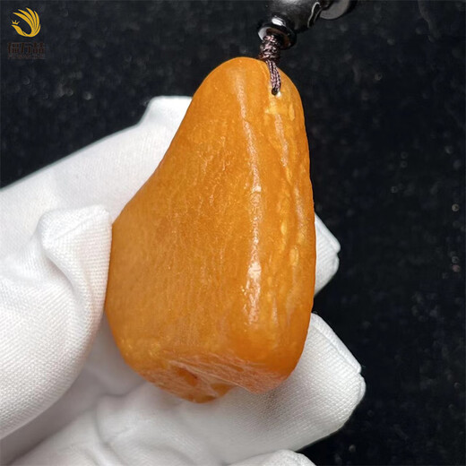 Fuwanzhe natural beeswax original stone pendant with leather amber lychee leather handle 20.7g