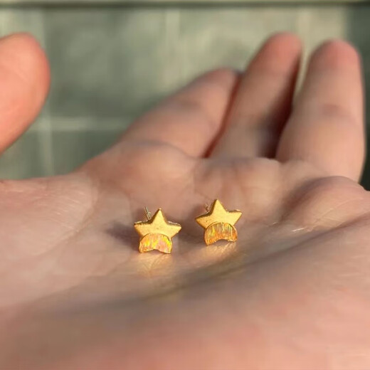 Vatican Old Phoenix Gold Store Style Star Earrings for Women 18K Gold 2024 New Sensitive Hypoallergenic Color Gold Earrings and Earrings A Pair of Star Earrings