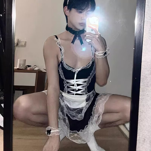 Maid outfit for boys and men's special open gears for boys and men can be inserted into the outside and wear pseudo-girls open gears for avoiding temptation. Maid out black full set + overalls M 80-105Jin[Jin equals 0.5 kg]