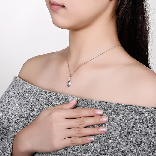 Saturday Fortune (ZLF) PT950 Platinum Pendant Women's Platinum Car Flower Sparkling Icing on the Cake Pendant 2.08g