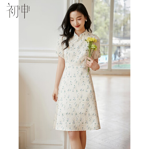 Chushen Nuevo vestido chino de manga corta para mujeres Diseño de botón retro Estilo chino Temperamento elegante Cheongsam Skirt S141Q1373