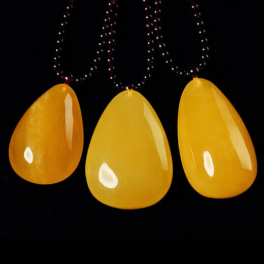 Ou Fanluo Beeswax Pendant Amber Chicken Fat Yellow Full Honey Water Drop Necklace Men's and Women's Necklaces The main stone weighs about 8-10g and comes with an identification certificate
