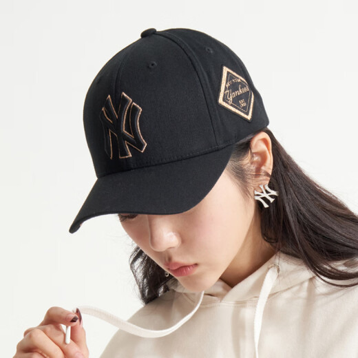 MLB baseball hats for men and women classic Korean style curved brim peaked cap NY Yankees sunshade four seasons gift CP85