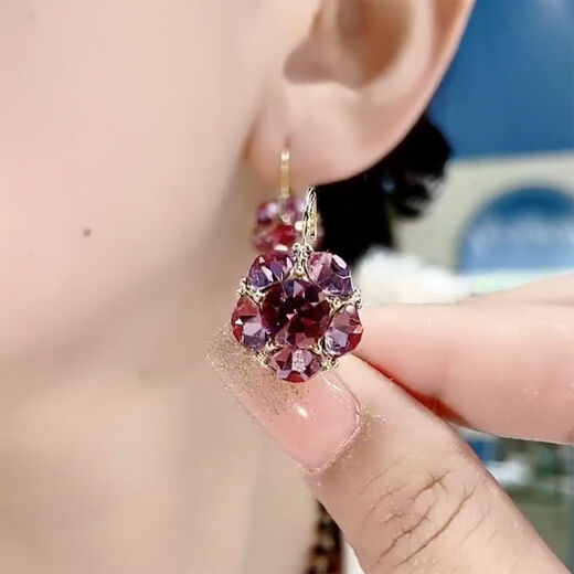 Kuban pig super flash earrings for women, high-end, light luxury, fashionable temperament, simple and versatile earrings, purple