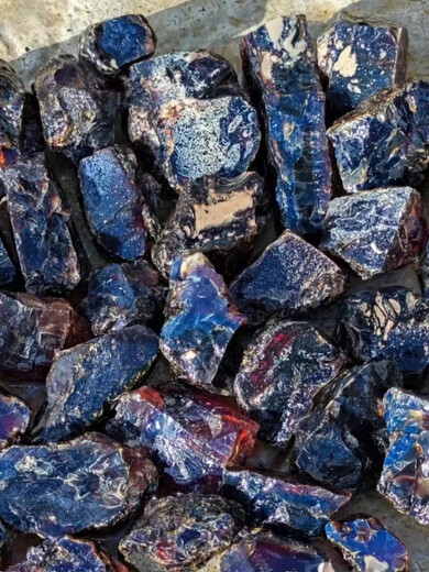 Yixiang Natural Mineral Burmese Amber Raw Stone Burmese Amber Raw Stone One Gram