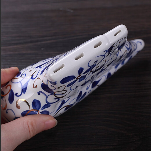 Taiwan tng ovale douze trous Mid-tone C ovale bleu et blanc en porcelaine or 12 trous à trois tuyaux Performance professionnelle Performance Flaste à quatre tuyaux