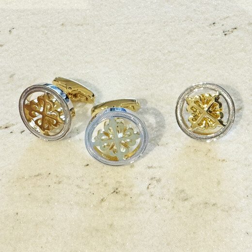 
TUCANO; Woodpecker brand new gold and silver cross kite cuffs and sleeves nail French men's cufflinks boutique business fashion light luxury texture Gold and silver cross kite with cufflink box