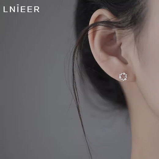 LnieerS925 Silver Garland Earrings Cold Wind Ear Hole Earrings Women's 2025 New Small Flower Autumn and Winter Temperament Earrings Garland Earrings S925 Silver