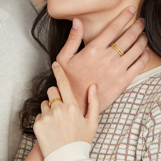 Lukfook Jewelry Wedding Gift Pure Gold Imprinted Couple Gold Ring Solid Living Ring for Women Price Approximately 4.91 Grams