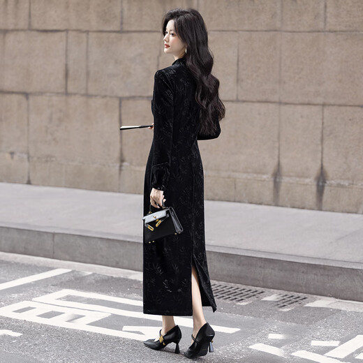 
Sibaishe New Chinese Dress 2025 Autumn New Women's Clothing Chinese Style Band Embossed Cheongsam