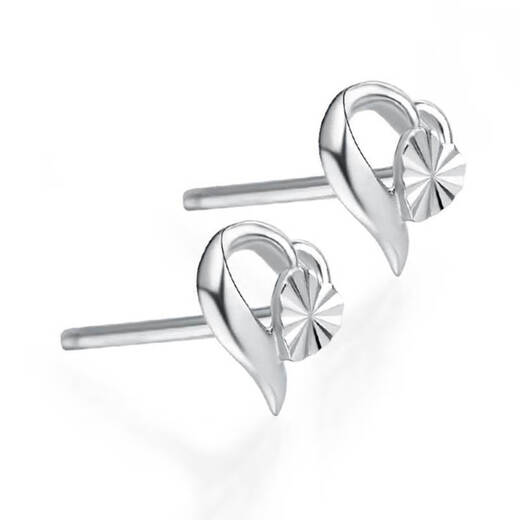 Chow Tai Fook heart-shaped PT950 platinum stud earrings PT161884