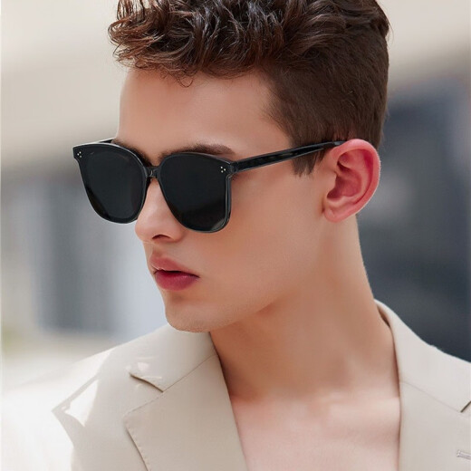 Chucan star same style sunglasses men's retro Harajuku rice nail sunglasses Korean version Internet celebrity ins large frame versatile sunglasses black