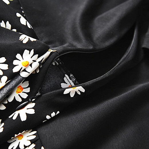 
Shanidoluo large size women's fat mm summer clothing new product loose small daisy print fat man slim dress 15902 black XL recommended 110-130Jin [Jin equals 0.5 kg] to wear